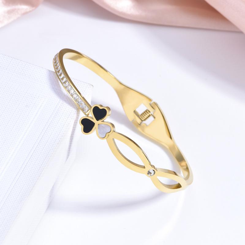 2026 Summer New Open Bracelet Sweet Sparkling Square Diamond Jewelry Love Does Not Fade Bracelet