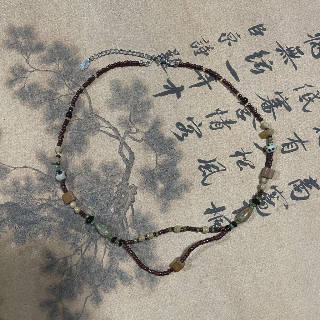 Дизайн ретро-коричневой ниши: Нестандартное двухслойное ожерелье из бисера с натуральными камнями