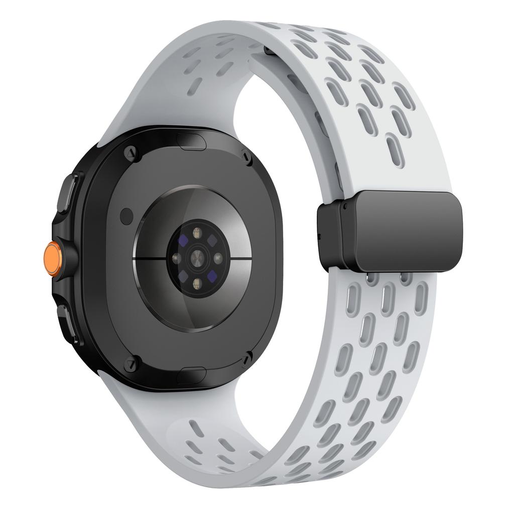 Breathable Silicone Strap for Samsung Galaxy Watch8 44mm/40mm/Watch8 Classic 46mm Multi Hole Magnetic Buckle Watch Band