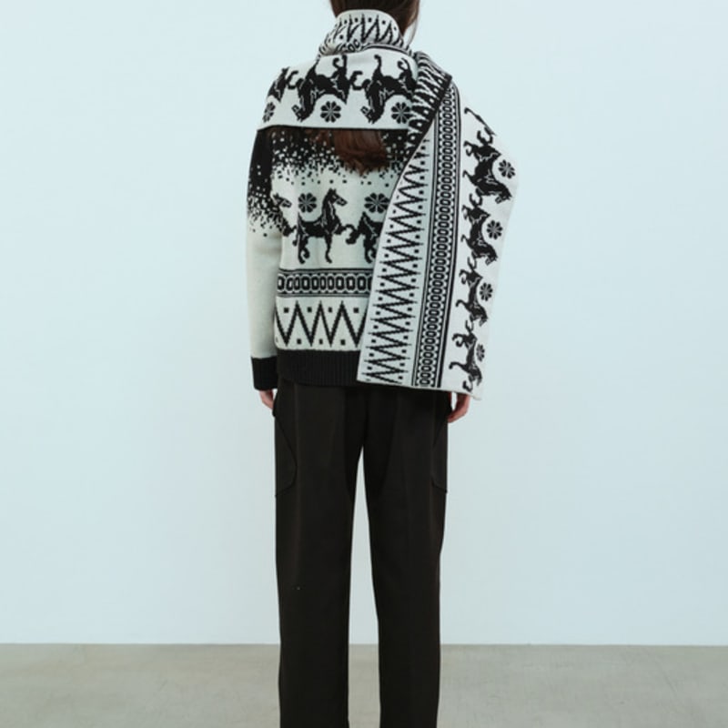 Шарф MOONSWARD с классическим черно-белым узором