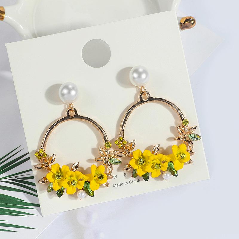 Spring And Summer Dongdaemun Petal Earrings, Small Fresh And Simple Pearl Diamond Earrings