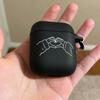 Жест сердце для AirPods Pro1 черный ТПУ матовый чехол для наушников apple мультяшный