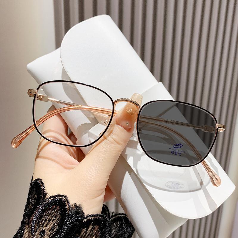 Фотохромные очки для чтения с защитой от синего света, очки высокой четкости для пожилых людей с пресбиопией, модные очки для мужчин и женщин