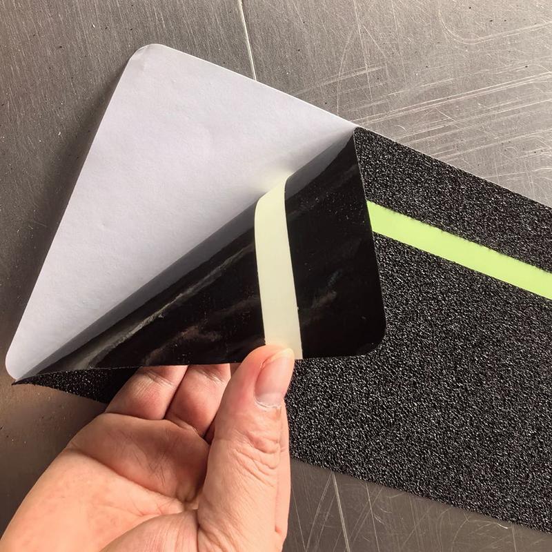 1 рулон, светящийся в темноте, прочный, повышает безопасность в помещении и на улице, надежное сцепление, простая установка