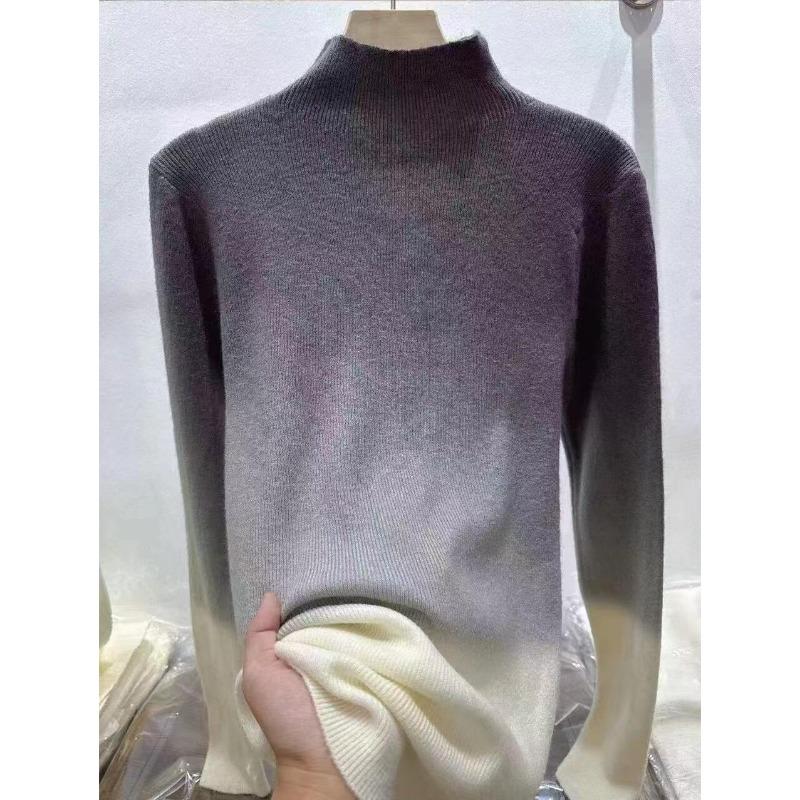 Женский трикотажный базовый слой с градиентным полуворотом выглядит стройнее осенью и зимой и носится с большим эластичным базовым слоем