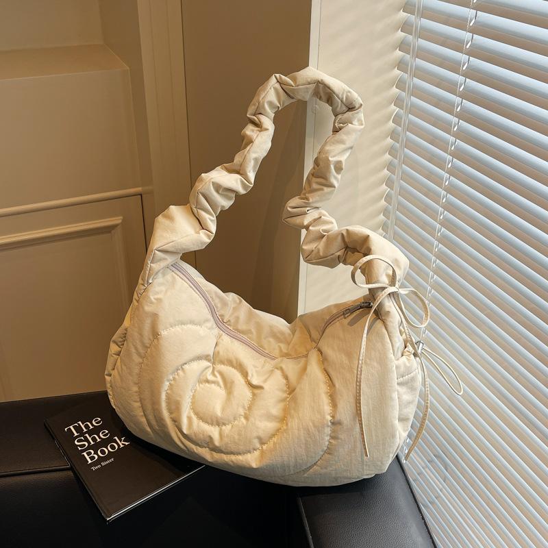 Korean Version of Casual Large-capacity Bag Women's 2025 New Fashion Pleated Dumpling Bag Lightweight and Simple One-shoulder Crossbody Bag