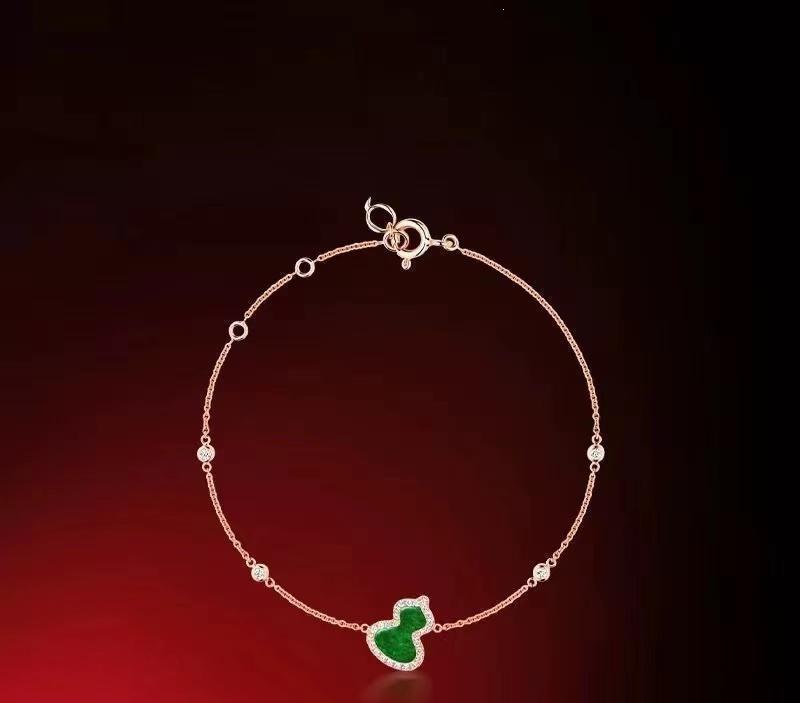 V Gold Exquisite Kylin Gourd Necklace, Medium Mother-of-Pearl & Red Agate, 18K Rose Gold CNC Carved.
