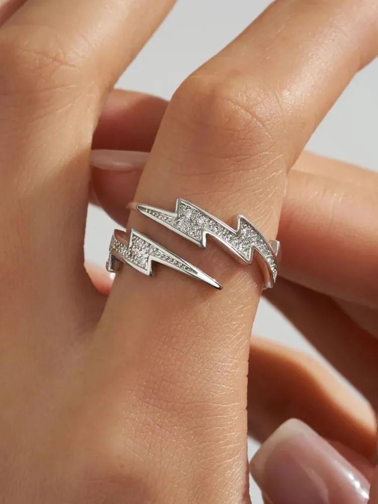 Women's Fashion - Stylish Jewelry Accessory for Daily Wear and