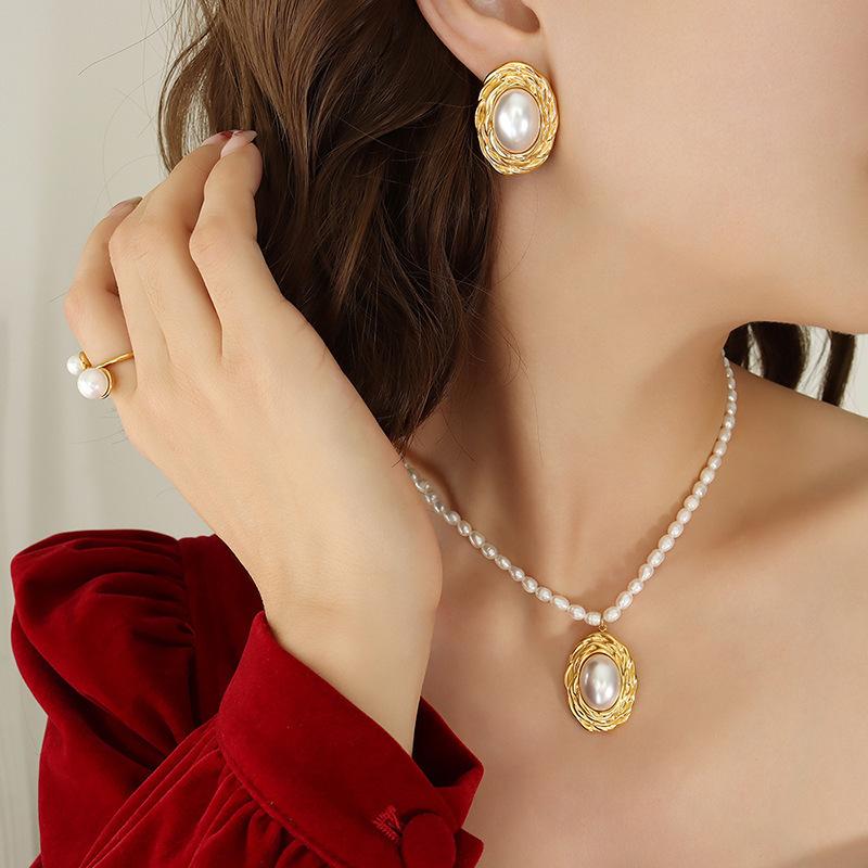 New Arrival Fashion Stainless Steel Necklace and Earrings Set Trending Pearl Jewelry for Women for Weddings and Parties