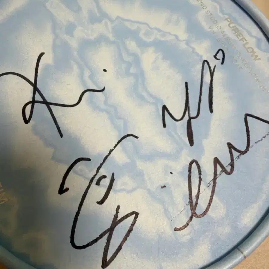 LE SSERAFIM Autographed CD