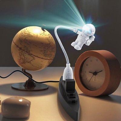 USB-лампа в виде космонавта