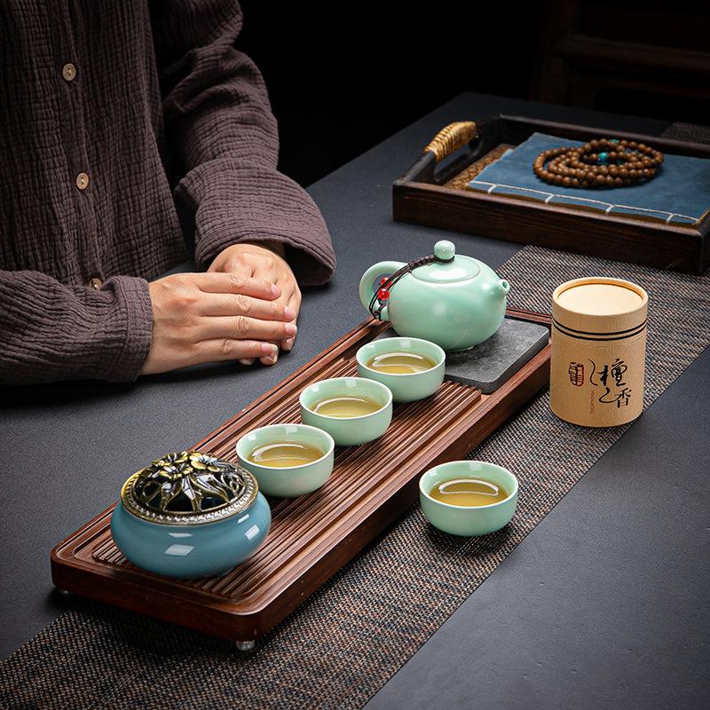Guochao Ceramic Tea Set, One Pot, Two Cups and Four Cups Travel Gift Box Set.