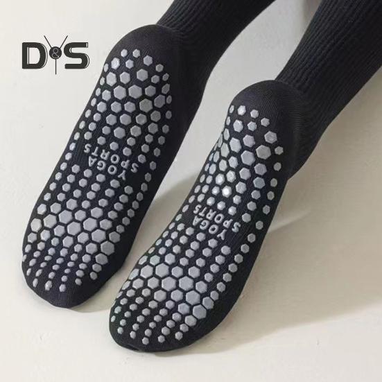 1 Pair Women Sport Stockings Elastic Cycling Knee Socks Anti-slip Arch Support Silicone Bottom Contrast Color Stockings for Yoga Pilates Dance