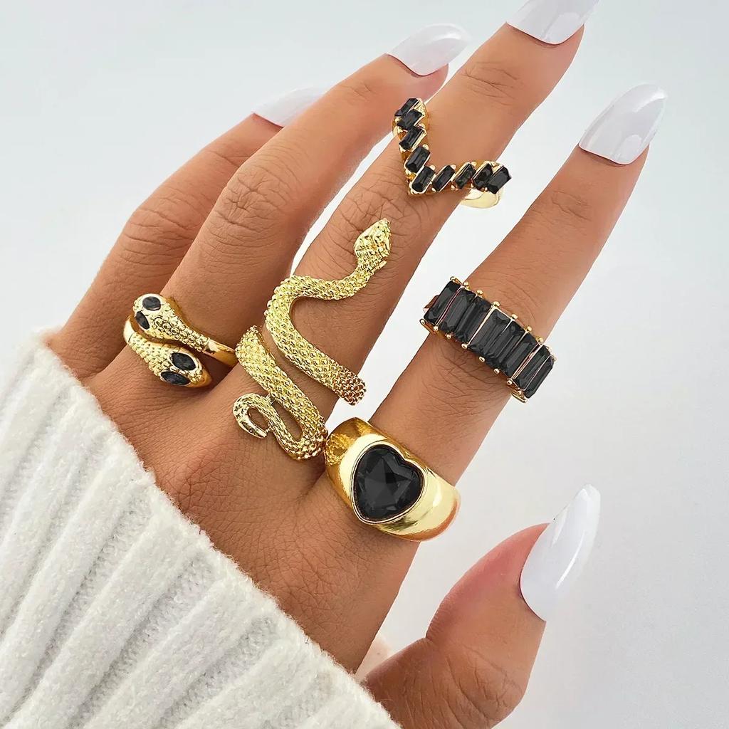 9Pcs/Set Vintage Gold Color Love Heart Butterfly Metal Rings Set for Women Simple Assembly Rings Paty Jewelry Gift Accessries