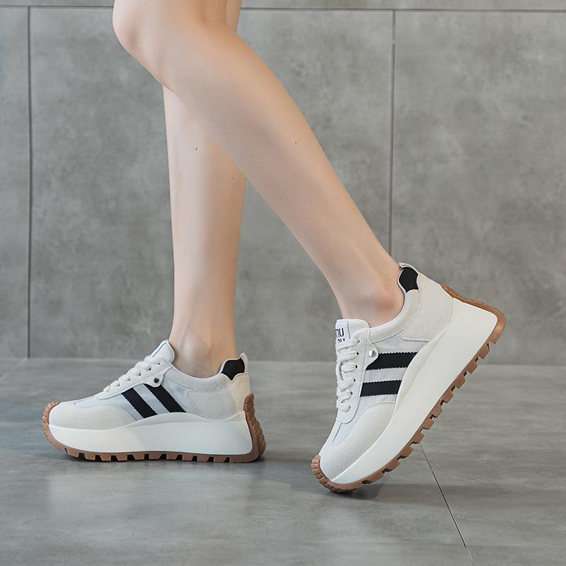 2025 новые спортивные и повседневные дышащие кроссовки с низким верхом, кроссовки папы Форреста Гампа, женские маленькие размеры 3233 на толстой подошве, женская обувь с внутренней танкеткой