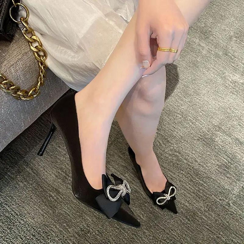 Блестящие женские туфли с бантом из кристаллов, новые осенние туфли с острым носком, модные туфли-лодочки на низком каблуке для офиса Ytmtloy Zapatos De Mujer Sexy