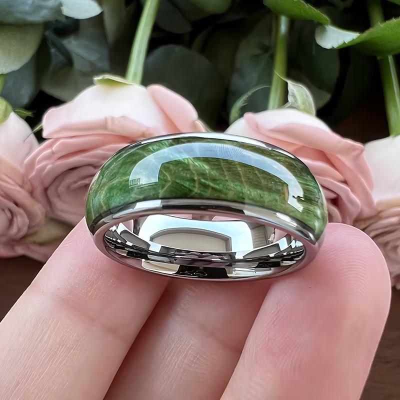 Популярное кольцо с текстурой зеленого дерева