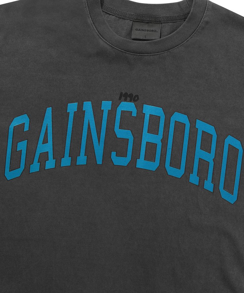 GAINSBORO [Прохладный хлопок] Футболка с пигментным логотипом-аркой_Темно-серый