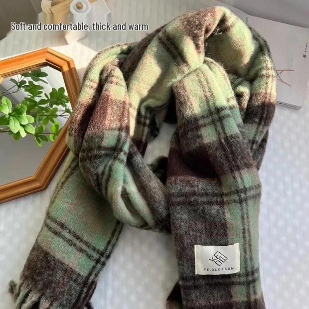 Women's Plaid Scarf: Warm, Thick, Korean-Style Neck Warmer for Autumn/Winter 2025