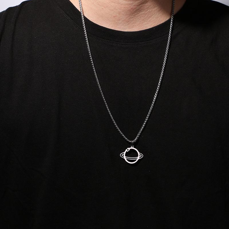 Женское модное титановое ожерелье Сатурн - Универсальный, простой, не выцветающий дизайн