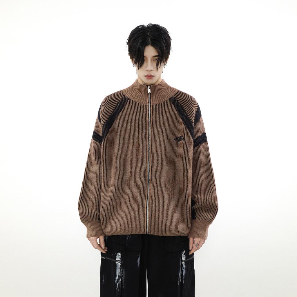 Американский ретро полосатый кардиган с высоким воротником для мужчин - Контрастный цвет, вязаный дизайн, и идеально подходит для пар.