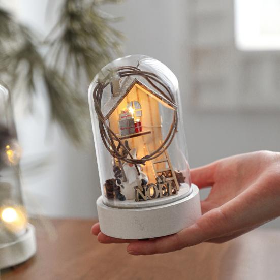 Christmas Figures In Glass Dome Tabletop Decoration LED Light Up Christmas Cloche Ornaments for Indoor Home Tabletop Decor