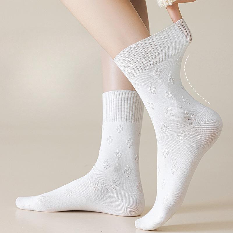 Autumn and Winter Women's Three-dimensional Relief Vertical Rib Ribbed Mid-calf Socks, Simple Solid Color Cotton Pile Socks, Boneless Socks for Women