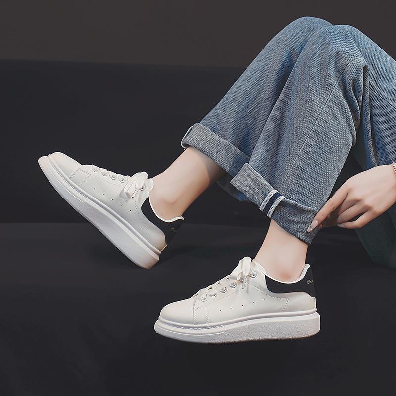 Светящиеся туфли McQueen маленькие белые туфли для женщин и мужчин 2 новых студенческих кеда для пар дышащие спортивные и повседневные туфли тренд