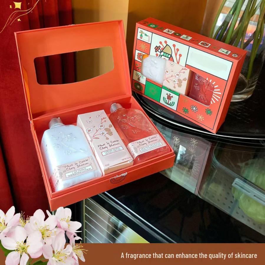 Набор Oushujia: Гель для душа, Лосьон для тела и Крем для рук - Праздничная подарочная коробка.