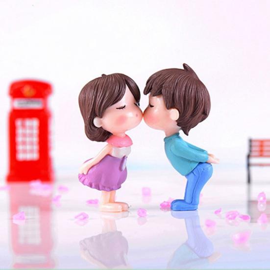 2Pcs Kiss Dolls Mini Landscape Ornaments Figurines Fairy Garden Dollhouse Decor