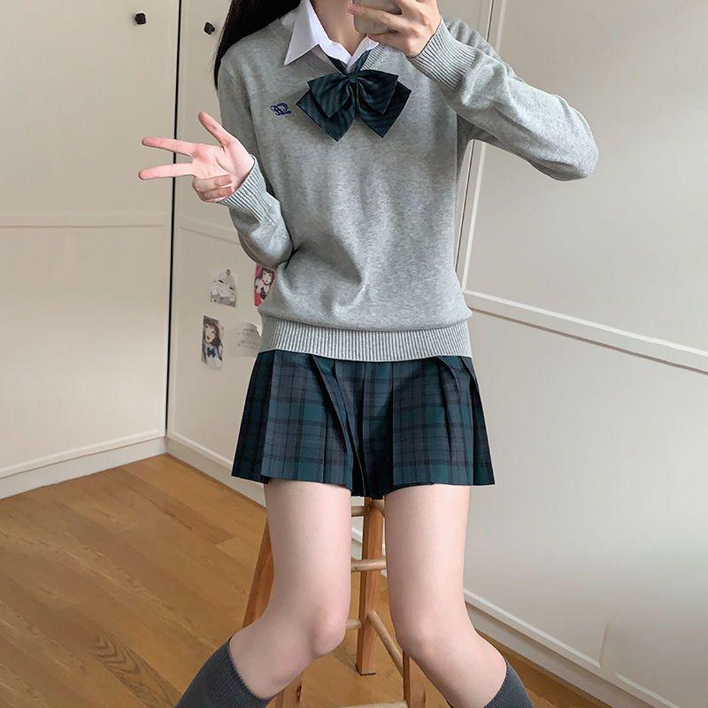 Черный свитер с длинными рукавами и V-образным вырезом с вышивкой от Jizhong College - свитер для школьной формы на осень/зиму