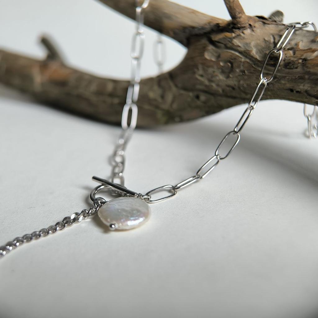 Серебряное колье с натуральным жемчугом барочным, вес изделия 7,31 гр (2186779)