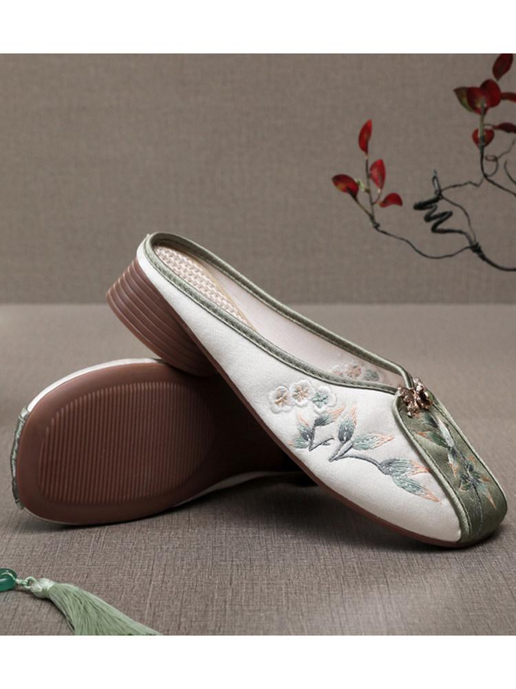 Модные домашние тапочки Женские лоферы на квадратном каблуке Шлепанцы с закрытым носком Массажный блок Цветочная ткань Вышивка Квадратный носок Каблук-блок Обувь Лоа
