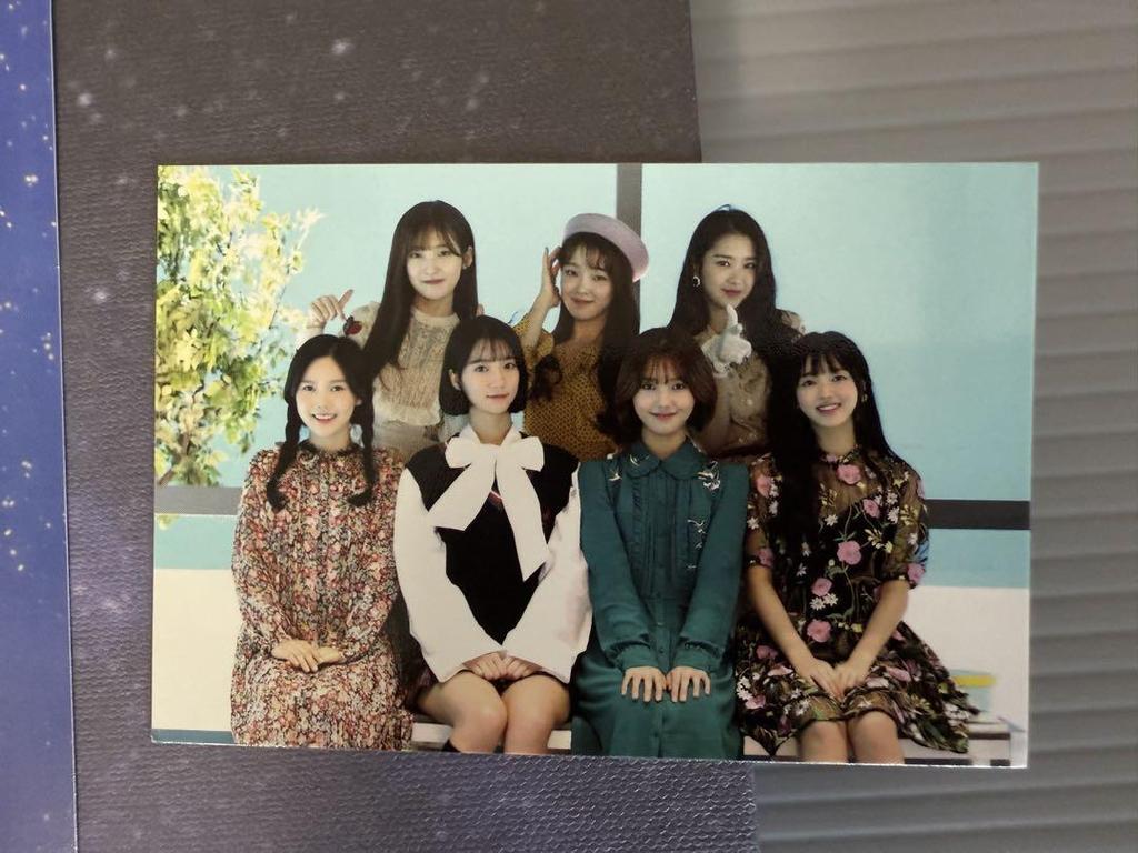 [USED] OH MY GIRL Bini Arin autographed mini 5th Secret Garden CD