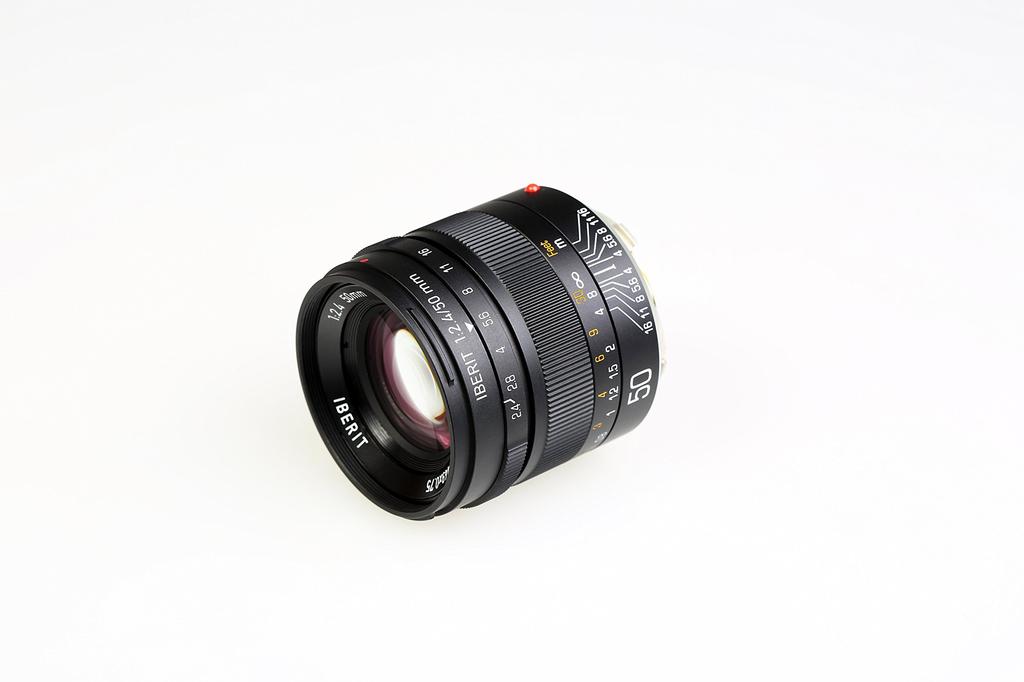 Объектив KIPON Single Focus IBERIT 50 мм Leica M Mount Frosted Black f/2.4