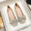 Большие размеры Новые туфли на плоской подошве для женщин Весна-лето Модные круглые носки Красивые жемчужные мокасины для девочек Повседневные туфли-лодочки