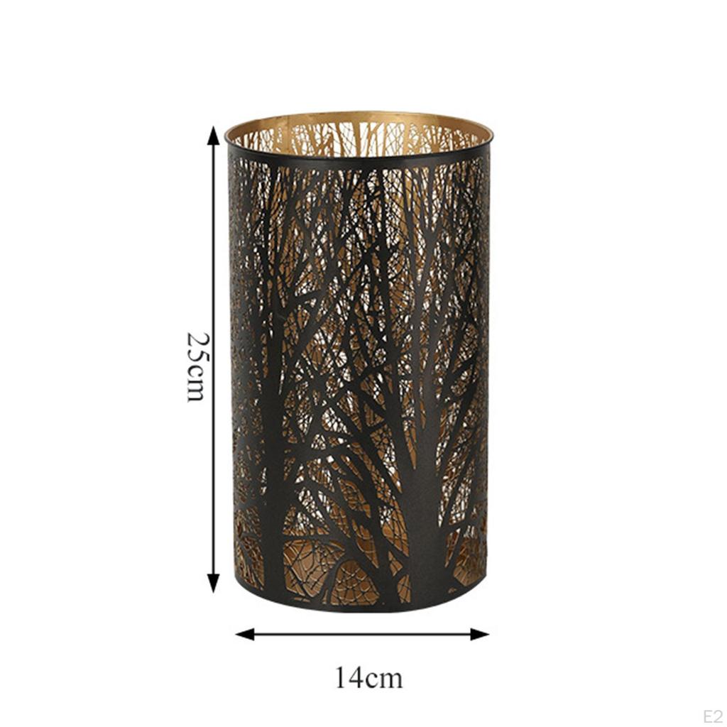 Металлический подсвечник, декоративная ваза для цветов.