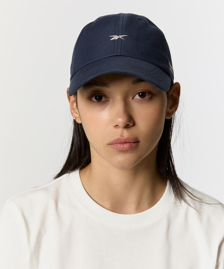 Reebok Кепка с одноцветным векторным логотипом - Темно-синяя