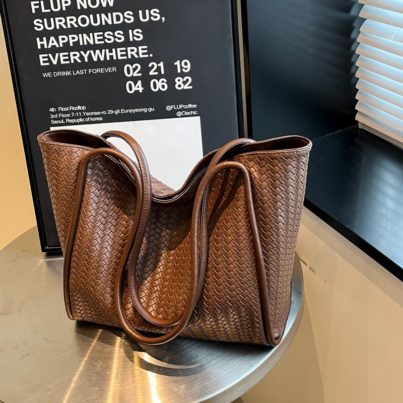 Large-capacity Commuter Bag Women's Autumn and Winter Versatile New Casual Shoulder Shopping Bag Simple Tote Bag