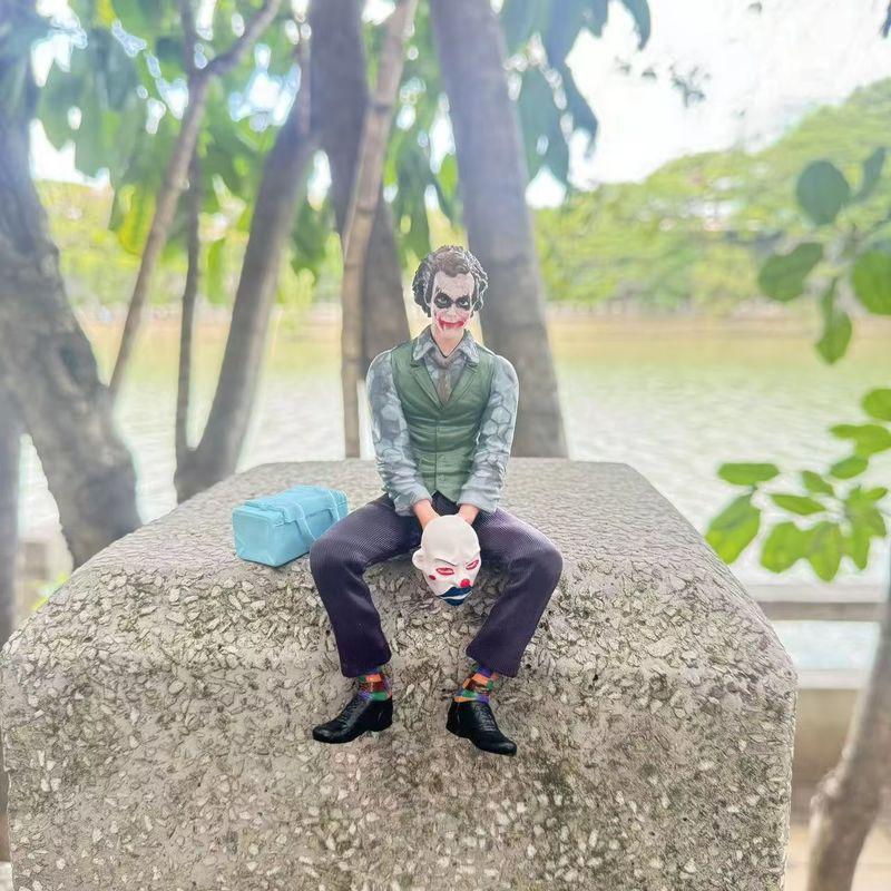 Joker Heath Ledger 16cm Sitting Posture Roof Decoration CarDoll Tail Pendant Collectible Action Figure Statue for Toys & Hobbies