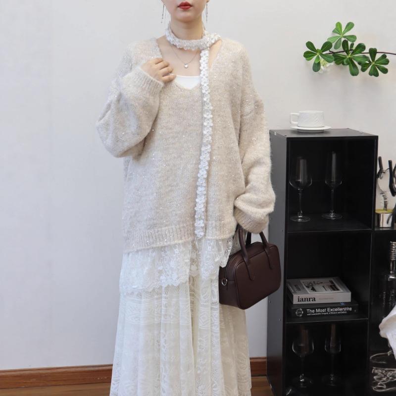 Autumn New Splicing Lace Sequins Design Sense Neck Sweater Pullover Loose Sweet Knitted Sweater Top Women