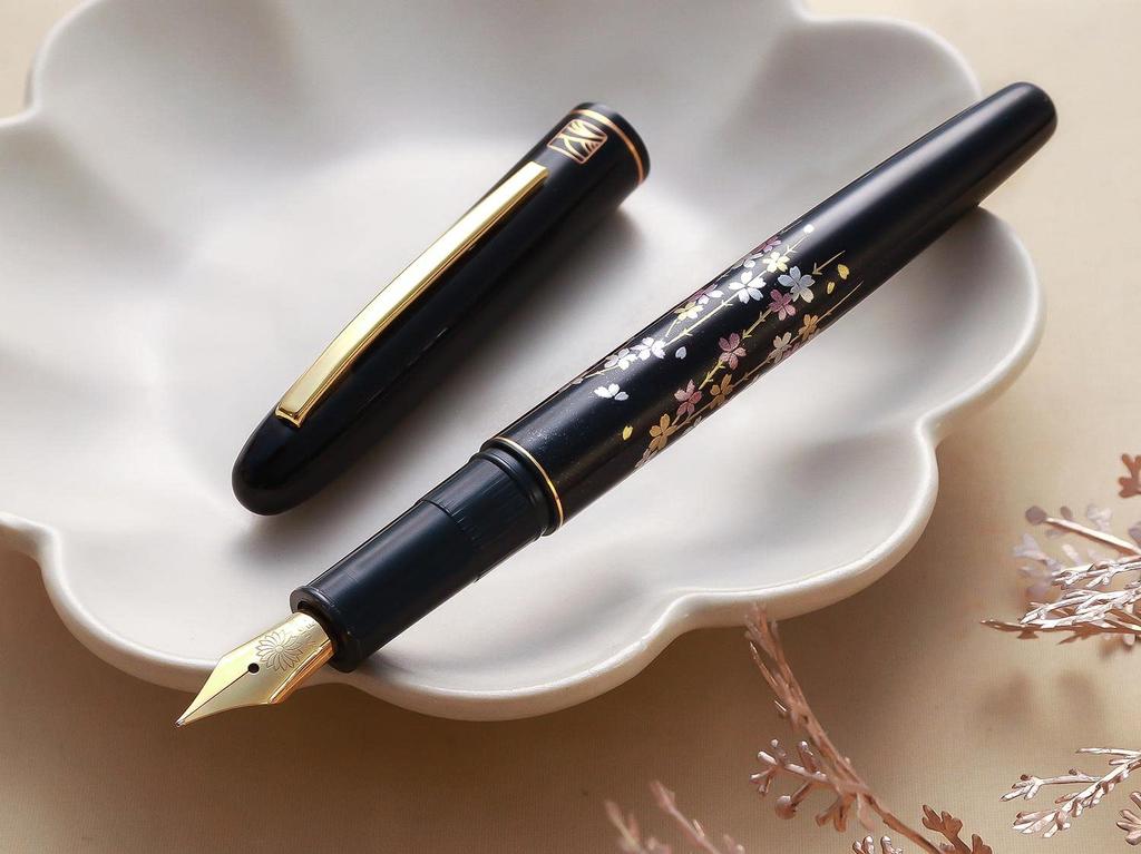 WANCHER Kuretake Modern Weeping Cherry Blossom Fountain Limited Edition Fountain Medium Maki-e Pen, [WANCHER Pen] (M Nib)