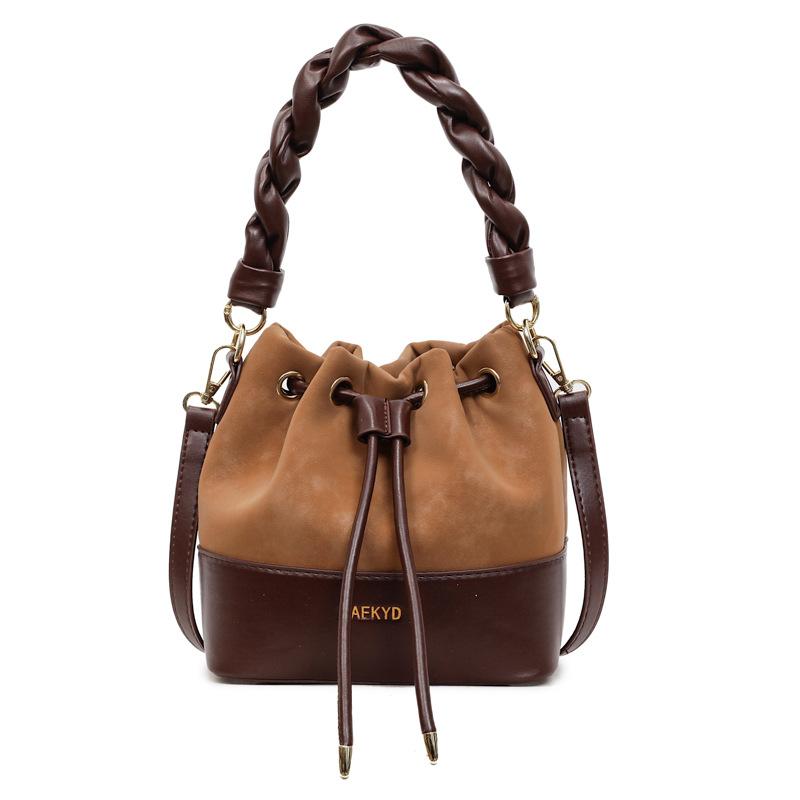 Выходная сумка женская 2025 новая осень и зима нишевая легкая роскошь для поездок на работу сумка на плечо кроссбоди сумка-ведро