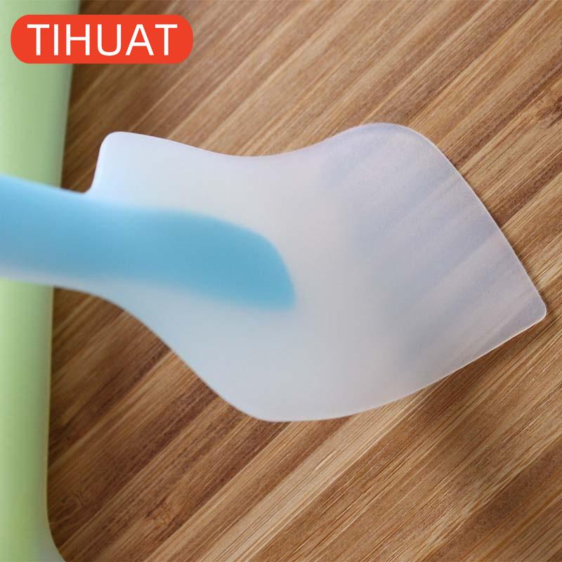 Силиконовая лопатка для приготовления кондитерских изделий