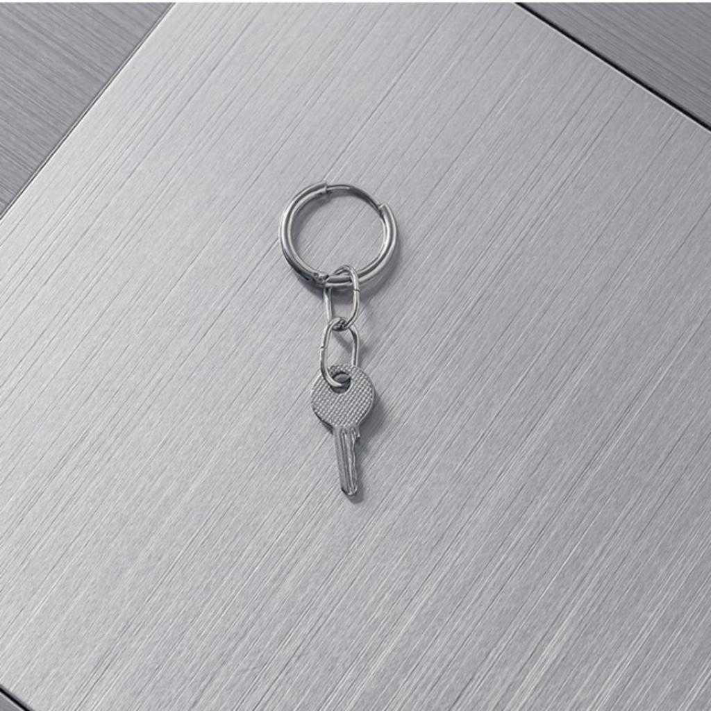 [STRAY KIDS Hyunjin Style] Стальное кольцо-серьга в виде ключа или кафф