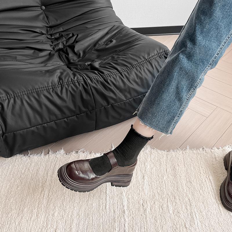 Туфли Мэри Джейн с мелким вырезом женские 025 весна новая толстая подошва круглый носок студенческий стиль слово с одинарными туфлями ретро маленькие кожаные туфли