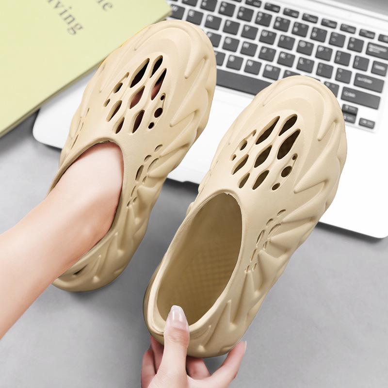 Иностранная торговля дырявая обувь летняя одежда наступая на дерьмо ощущение спортивная сумка головные уборы мужские нескользящие сандалии на толстой подошве для пляжа