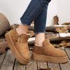 Модные Удобные Зимние Сапоги на Толстой Подошве с Мехом Женские 2025 Зима Металлическая Пряжка Массивная Платформа Замшевые Ботильоны Теплая Плюшевая Хлопковая Обувь