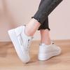 Модные женские кроссовки большого размера, осенние кожаные легкие белые кроссовки, женские туфли на вулканизированной платформе, весенние повседневные дышащие спортивные туфли