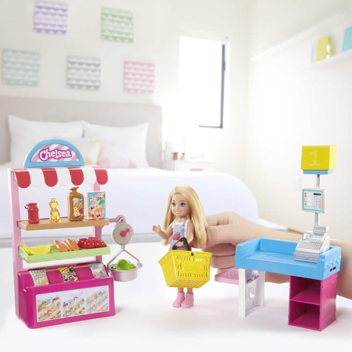 BARBIE Lalka Chelsea Sklepik + akcesoria MATTEL